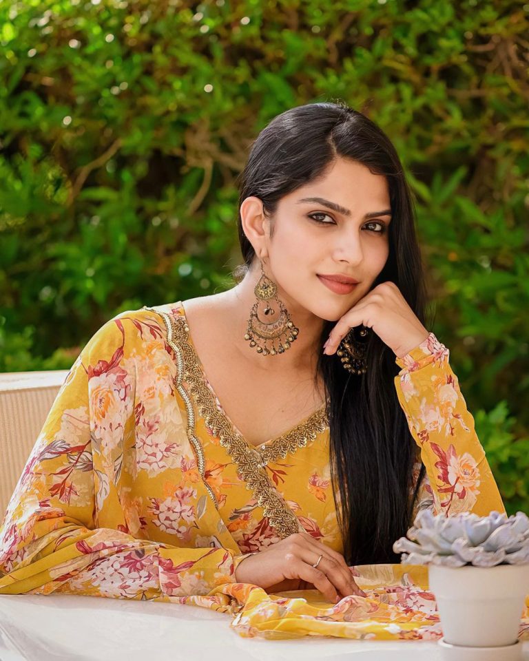 Actress Swasika gets married
