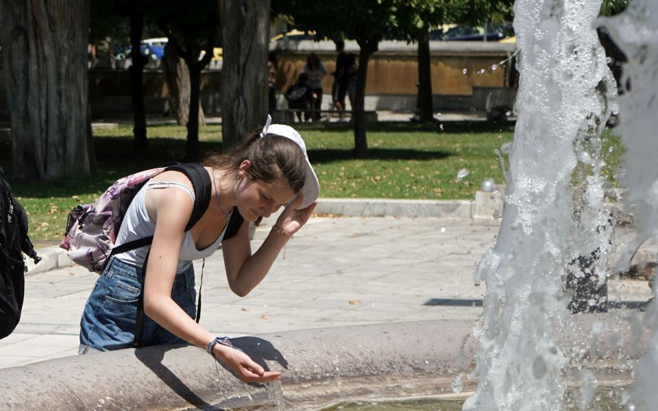 3913165-960x600