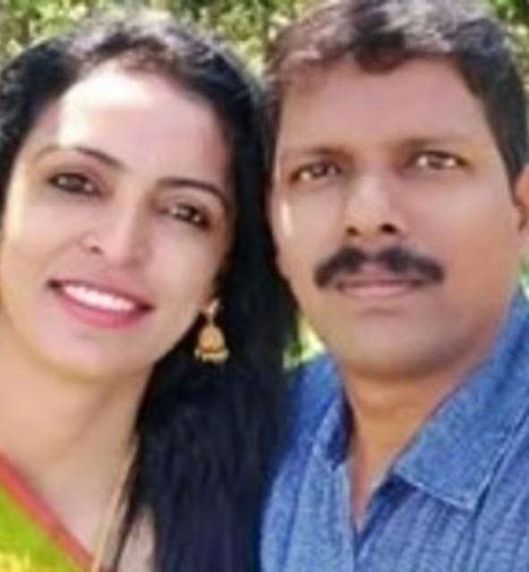 Head constable stabbed to death wife who came to complain to SP