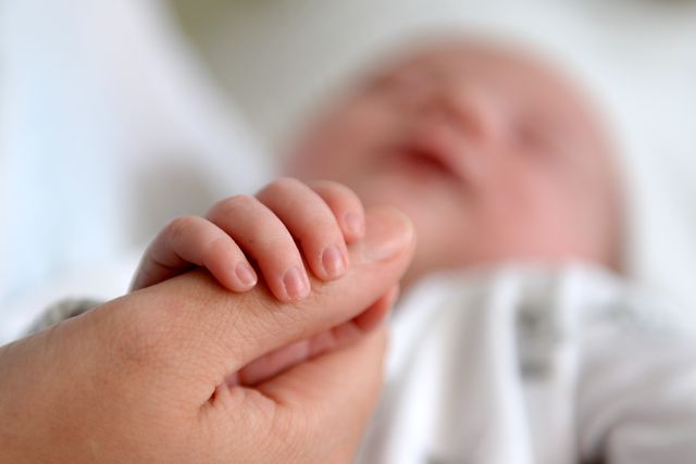 The newborn child was killed and buried; 2 people including the young woman and her male friend are in custody