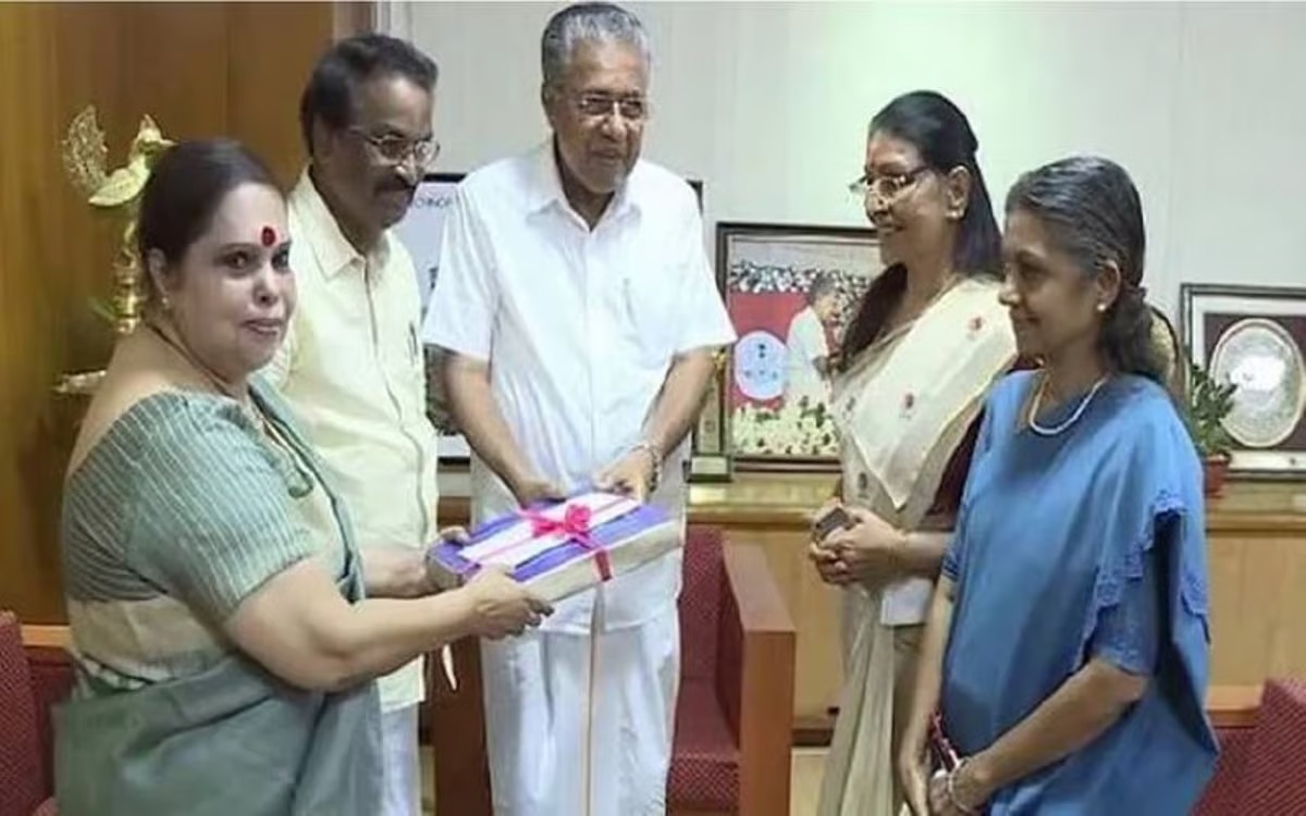 The Hema committee report will be released the next day and only 233 pages of the report will be handed over