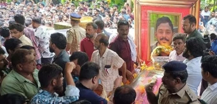 Arjun now remember.. Culture in a short time Kerala paid their last respects