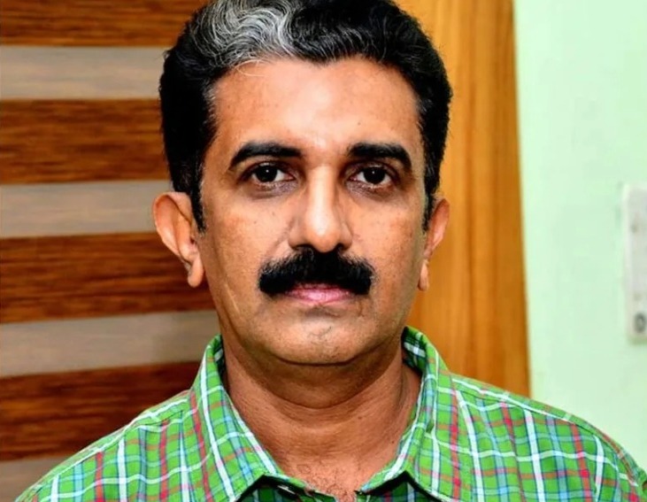 Naveen's relatives against the doctor