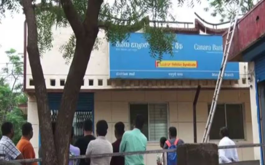 51 kg of gold was smuggled in stages