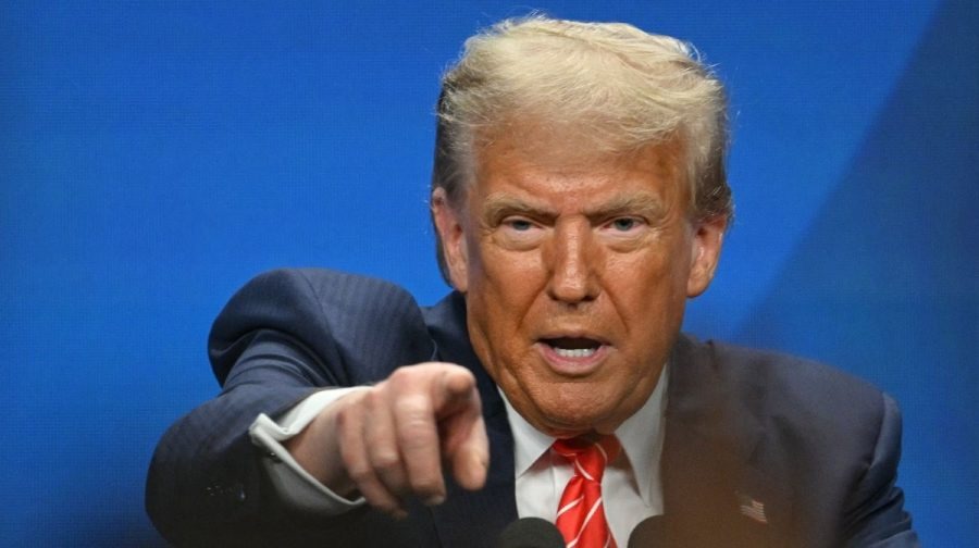 Trump kicks out Indian MP from residence after breaking protocol