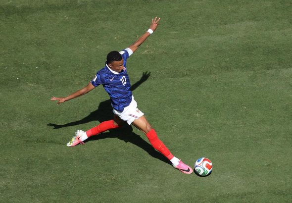 APTOPIX_Senegal_France_WCup_Soccer_7366_